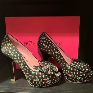 Vintage Betsey Johnson Heel